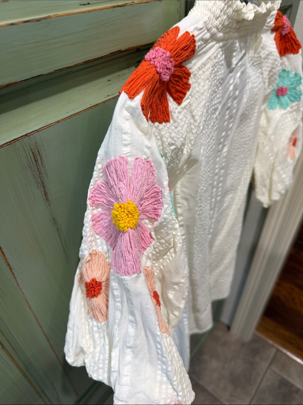 THML White Textured Puff-Sleeve Blouse with Multicolor Floral Embroidery - Picture 4 of 6